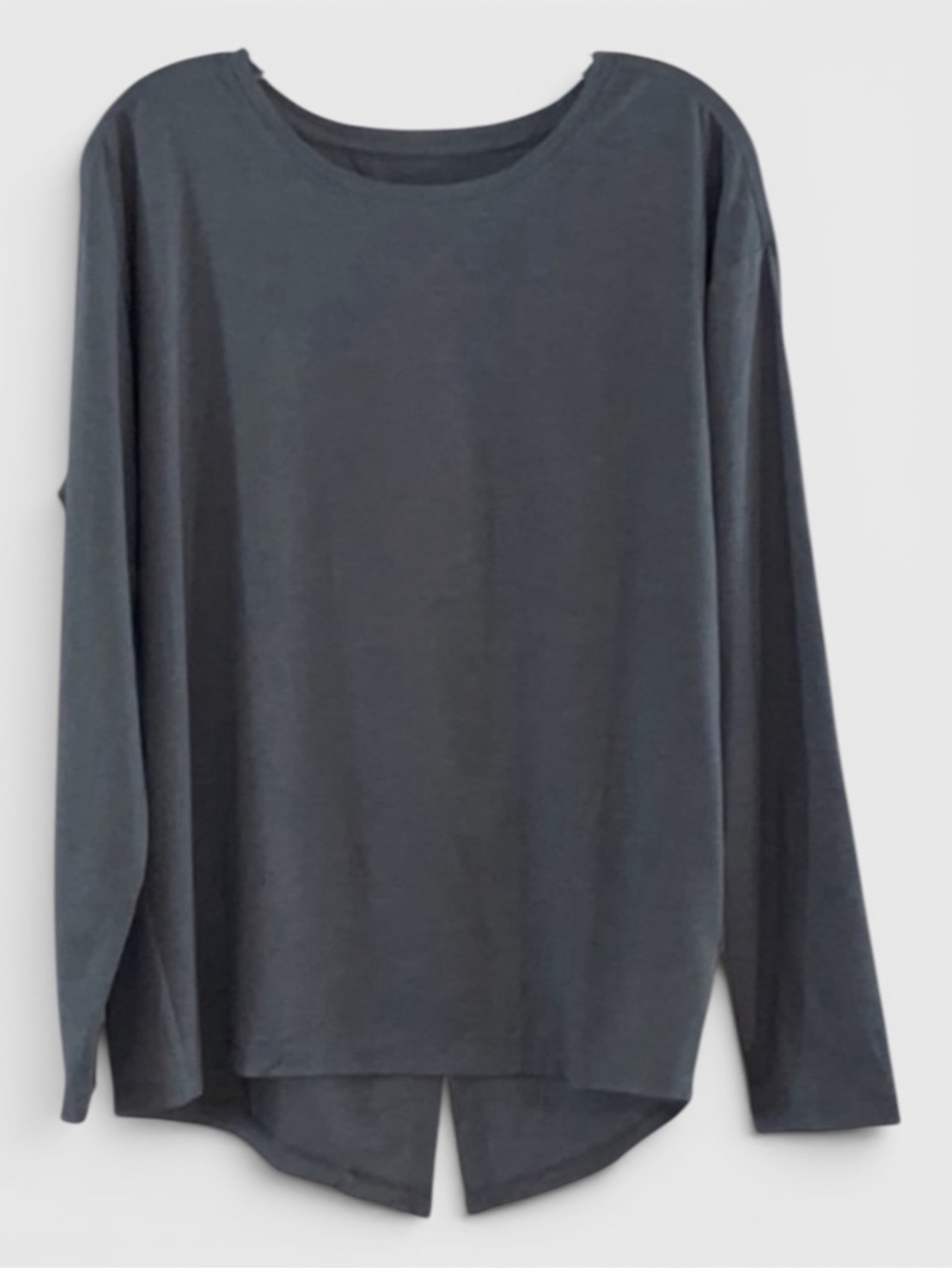 422 10/$50🏄🏻‍♀️ NEW! Unipro Gray Tunic Top with cutout back